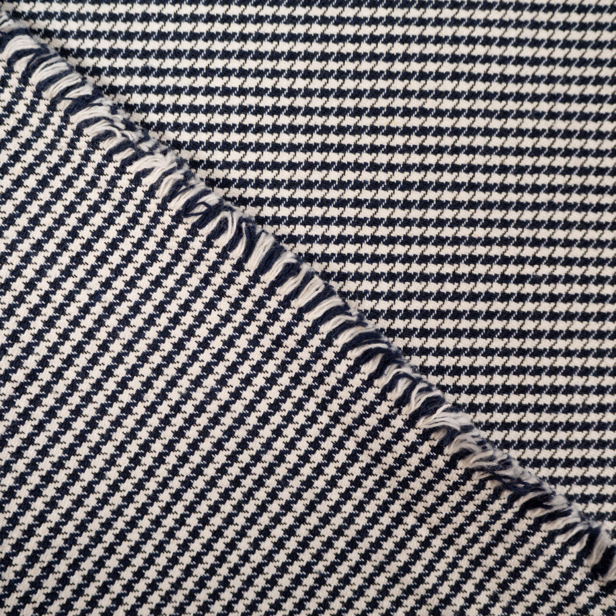 Tissu pied de poule écru et noir – vue 5