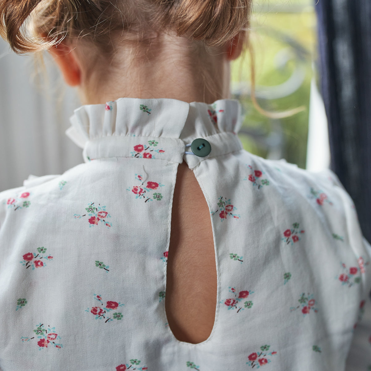 Couture de robe et blouse pour enfant
