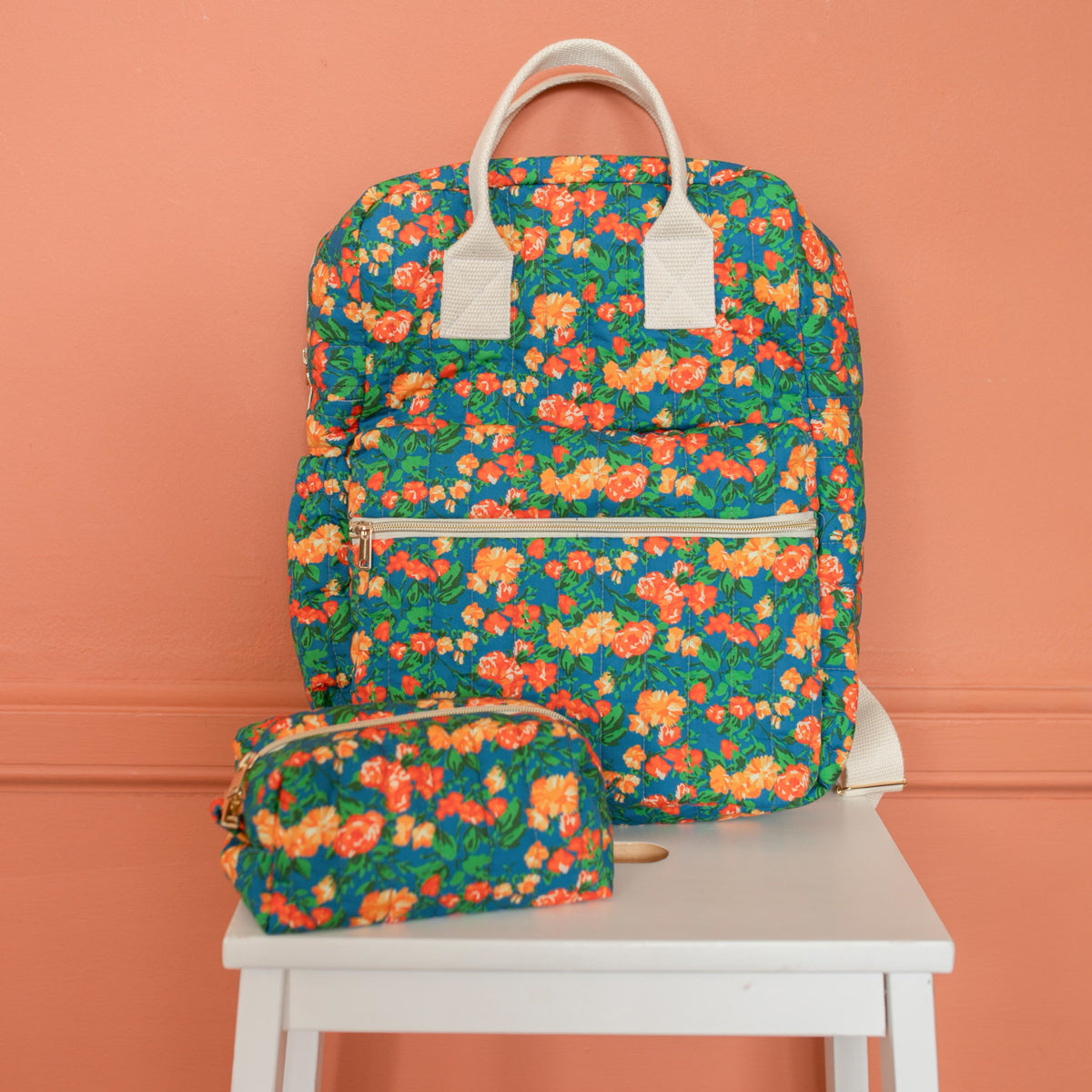 Sac à dos Eugène et trousse Venise, patron de couture facile, patron pochette ou PDF, cousu en matelassé fleuri.