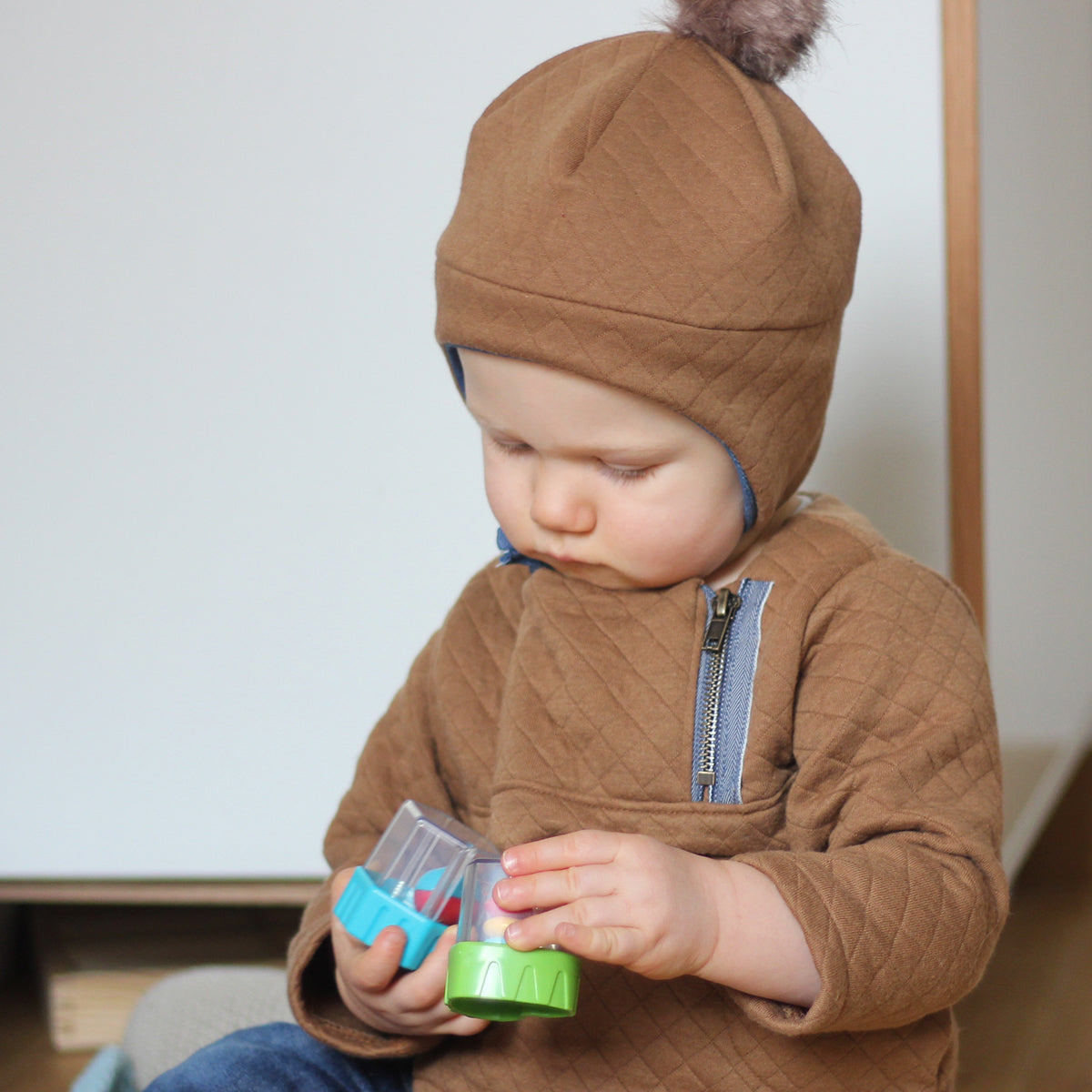 Couture de bonnet et chapka pour bébé