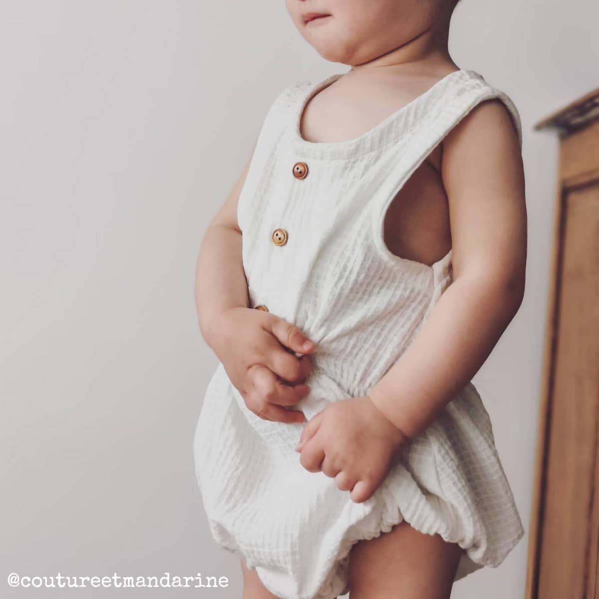 Couture de barboteuse sans manches pour bébé mixte