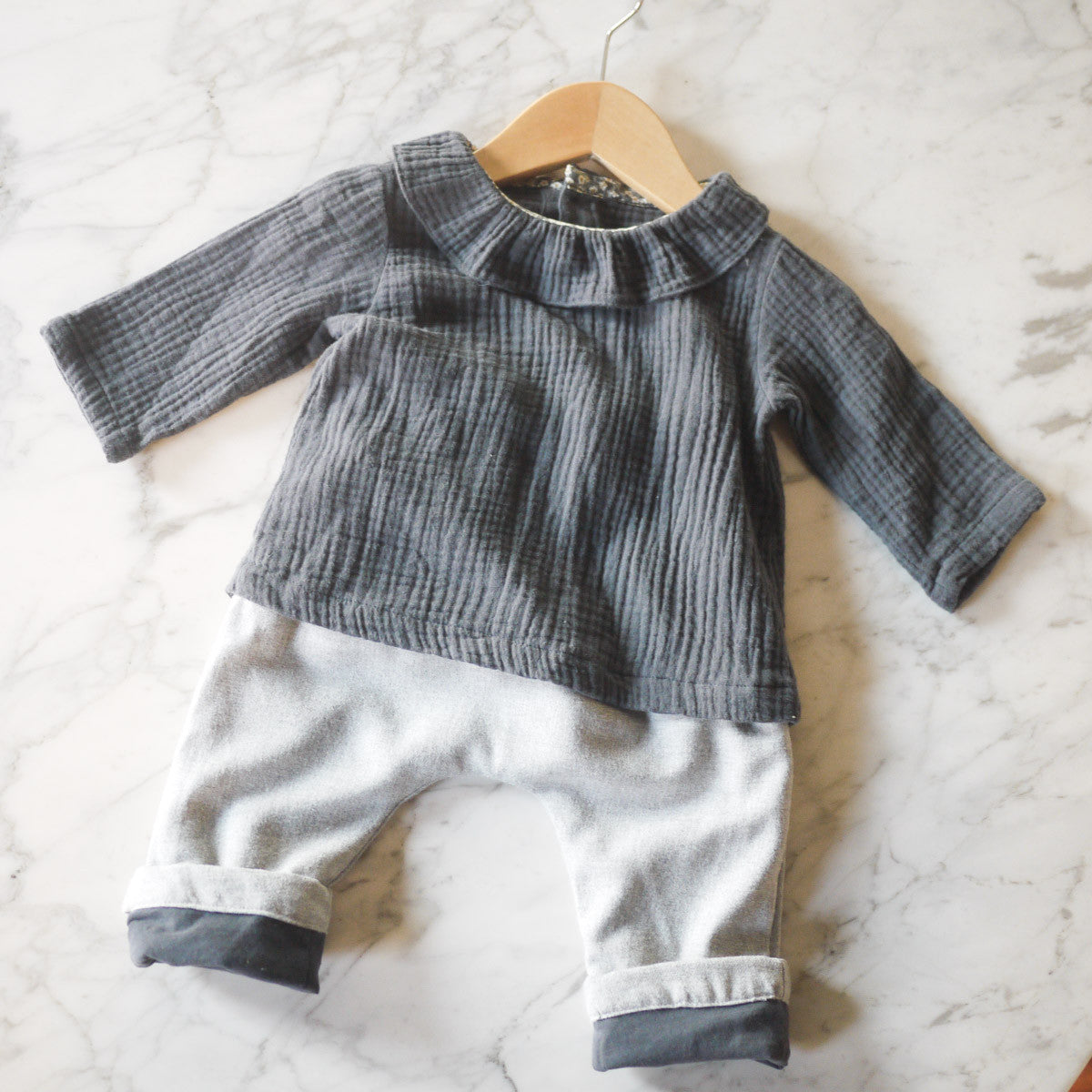 Couture de sarouel pour bébé