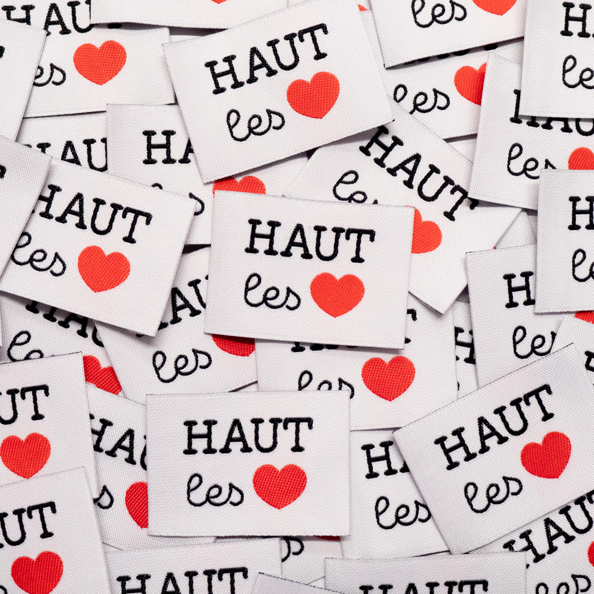 Étiquettes tissées Ikatee Haut les cœurs
