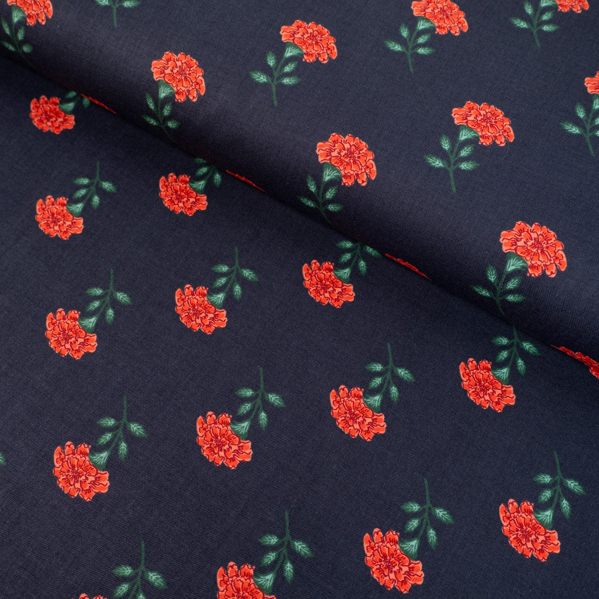 tissu popeline florale oeillets