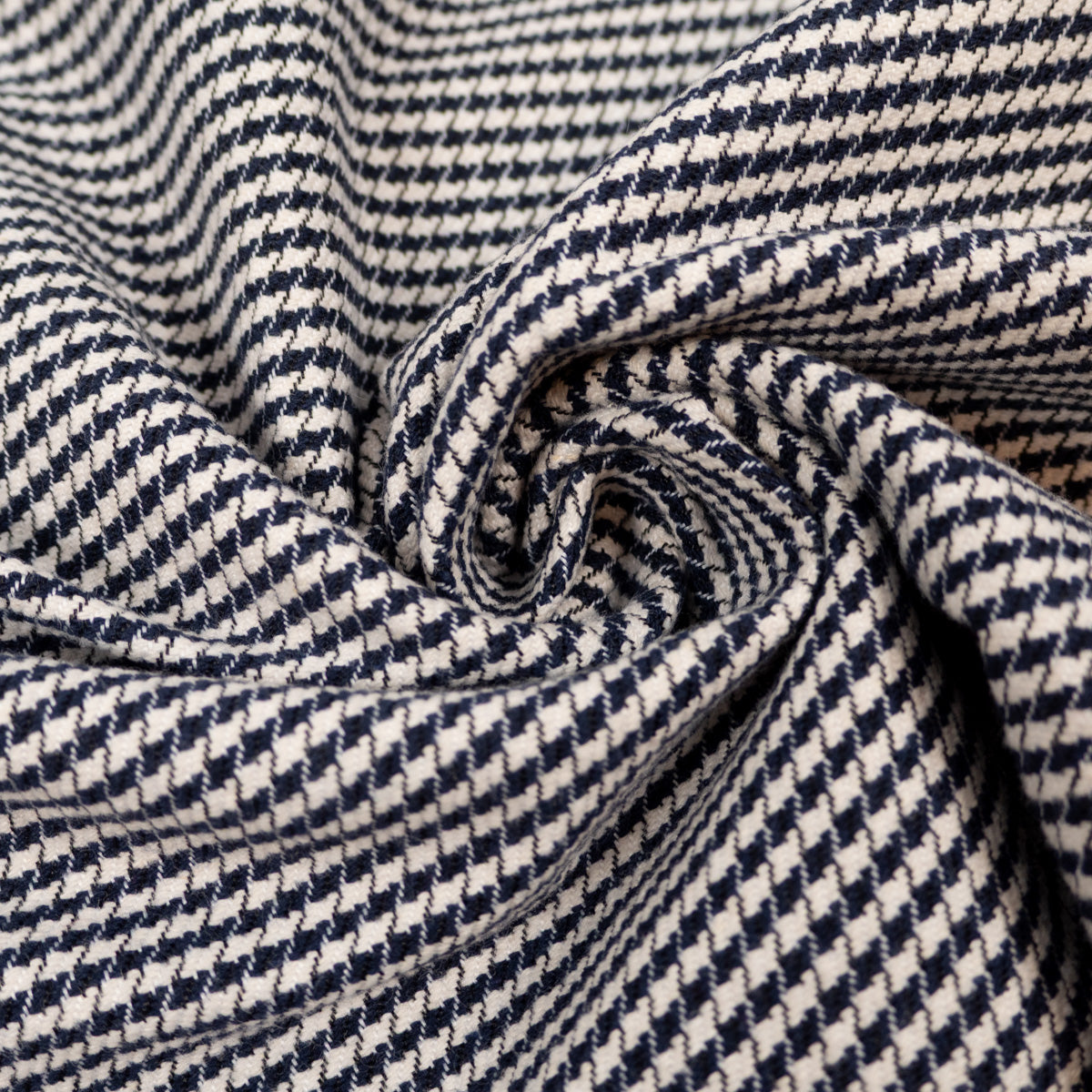 Tissu pied de poule écru et noir – vue 2