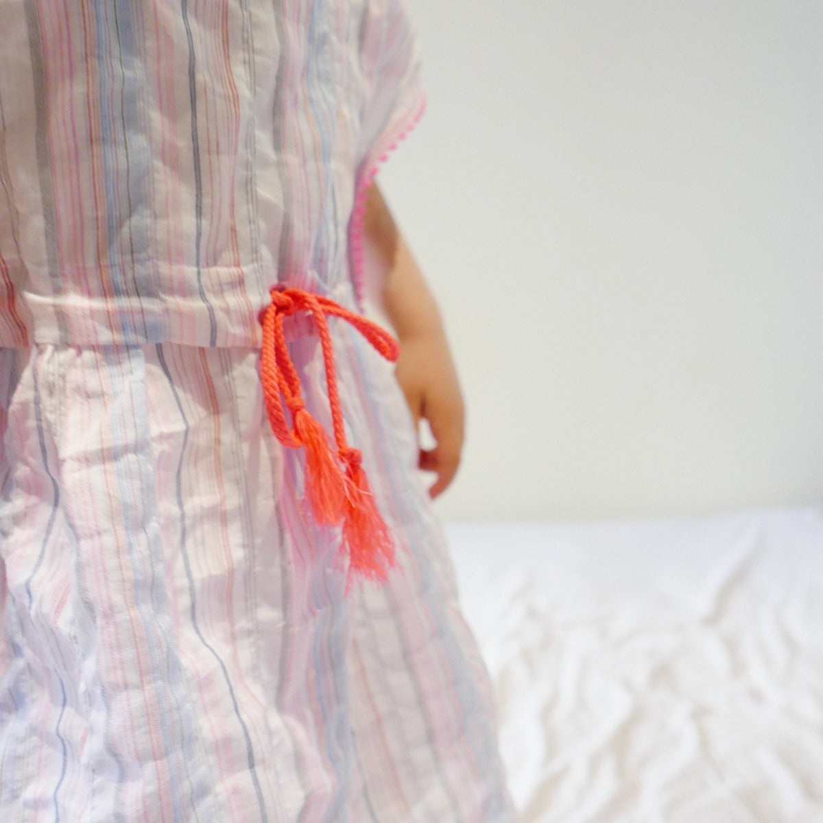 Couture robe avec pompons